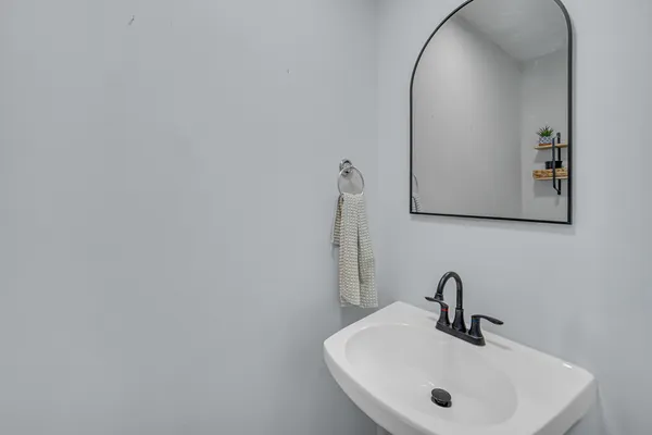 $474,900 | 441 North Crooked Lake Lane, Lindenhurst, IL 60046