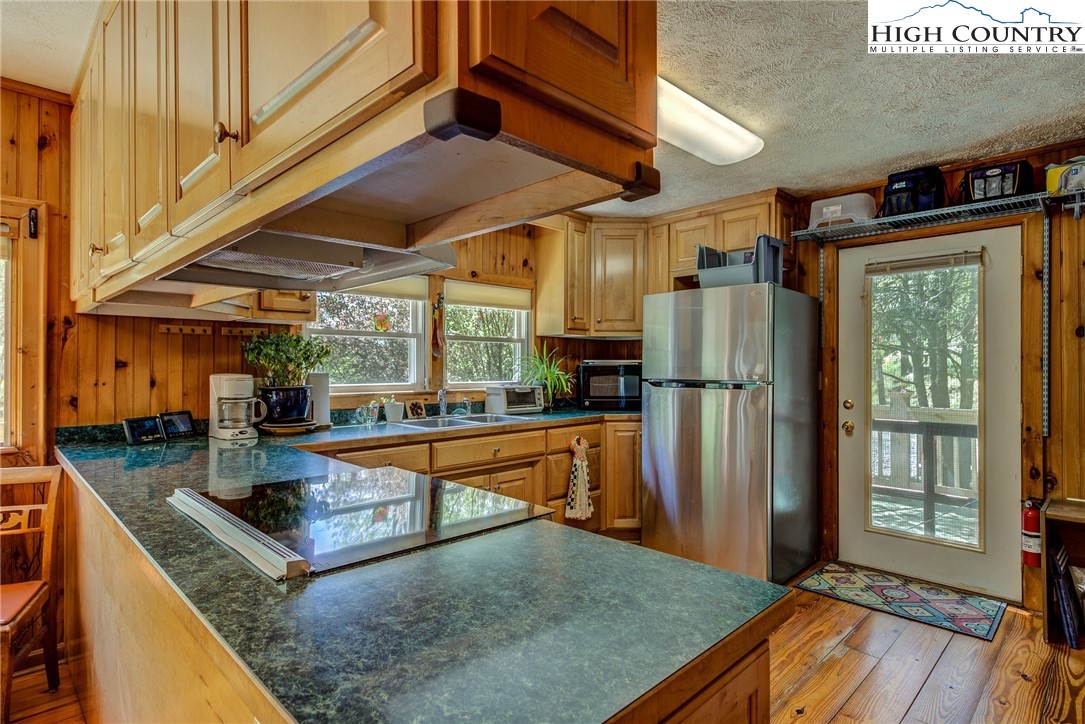 492 Willard Johnson Road Vilas, NC 28692 - Photo 10 of 42 Gallery Image 10