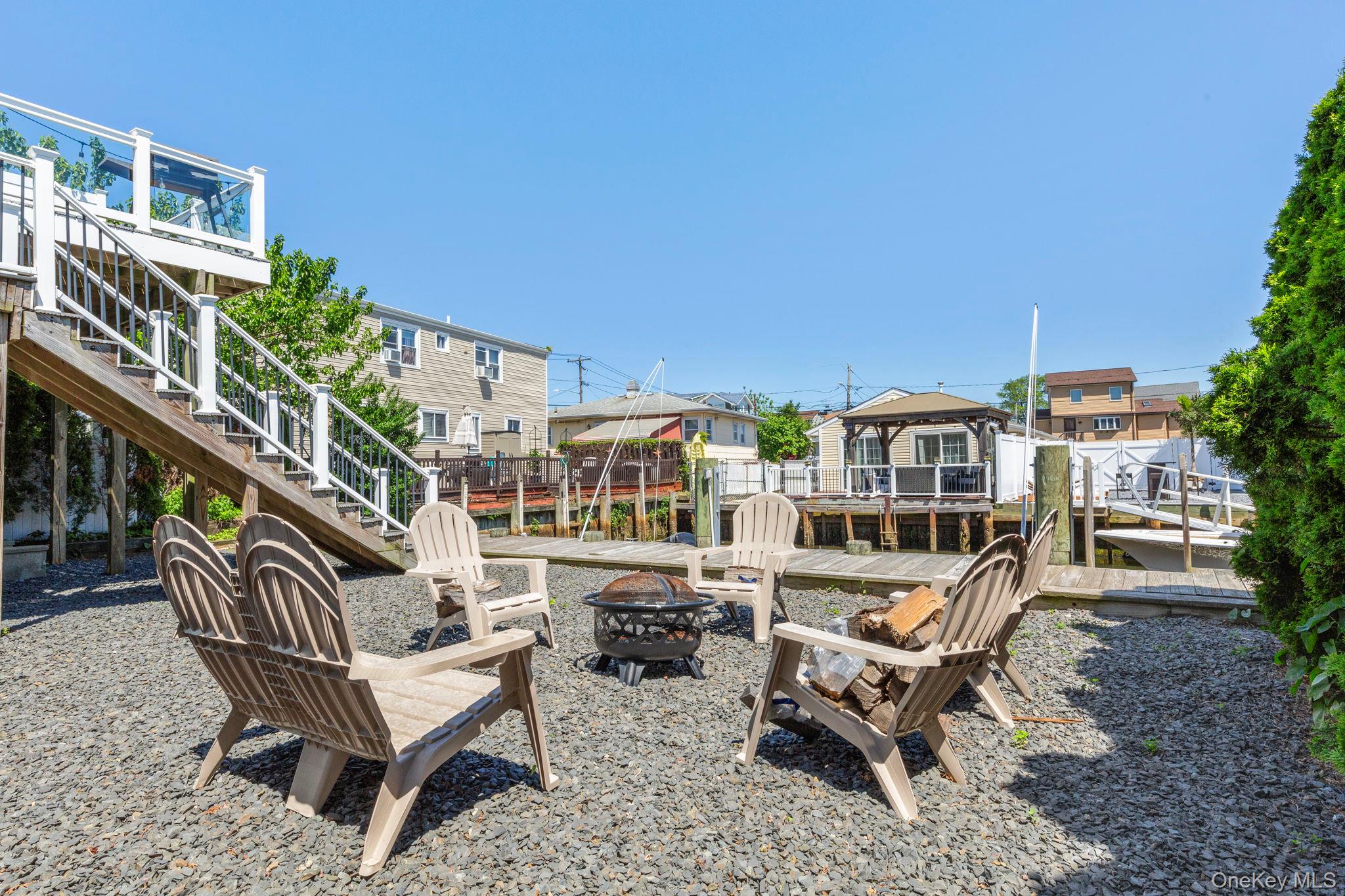 102 Clubhouse Road Bellmore, NY 11710 - Photo 20 of 23