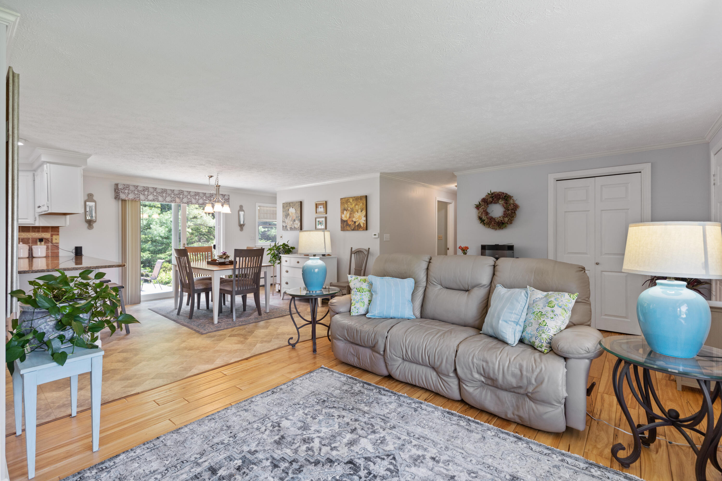 39 Oak Ridge Drive Standish, ME 04084 - Photo 17 of 62 39 Oakridge Drive Standish_011