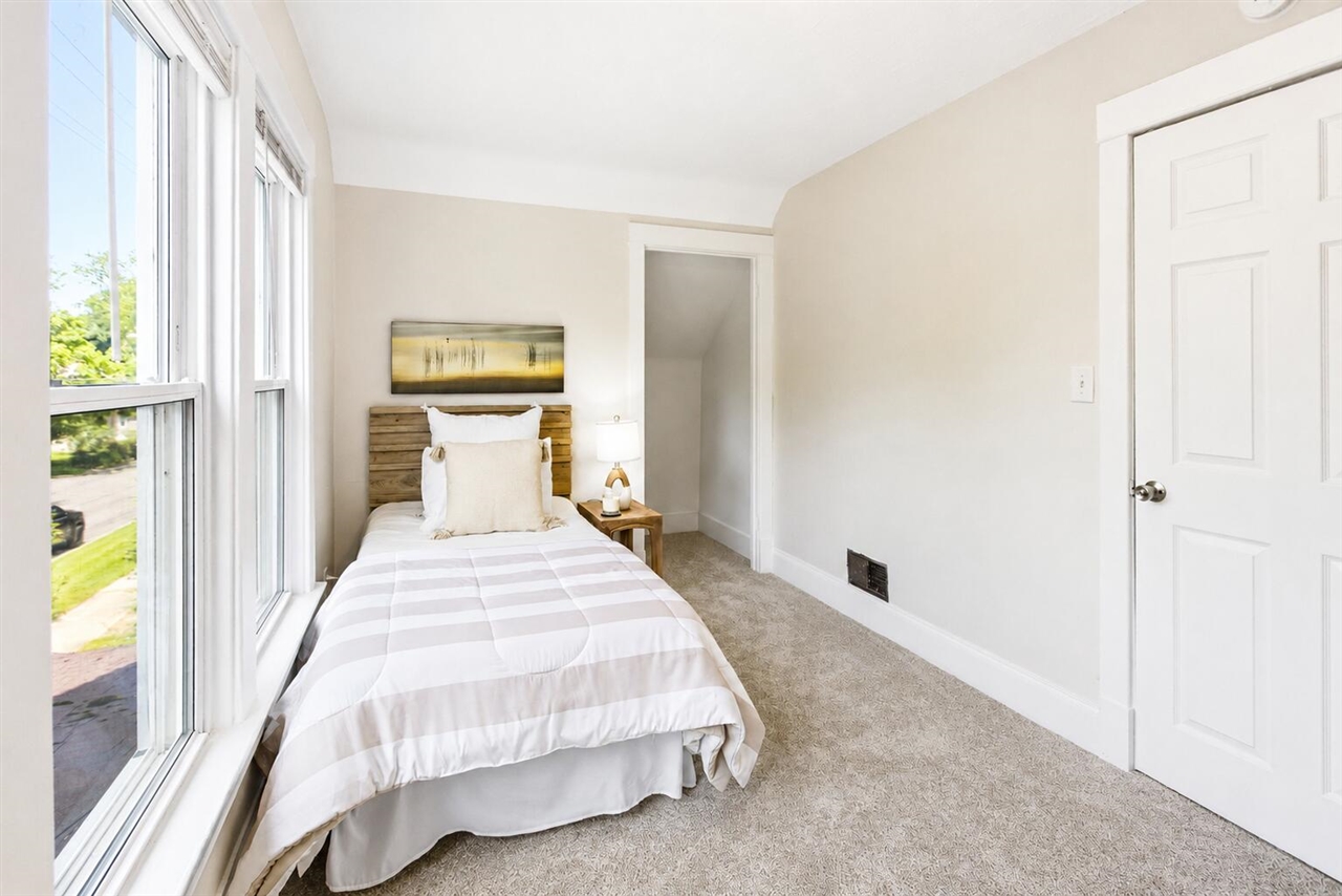 609 Wayne Street St. Joseph, MI 49085 - Photo 25 of 55