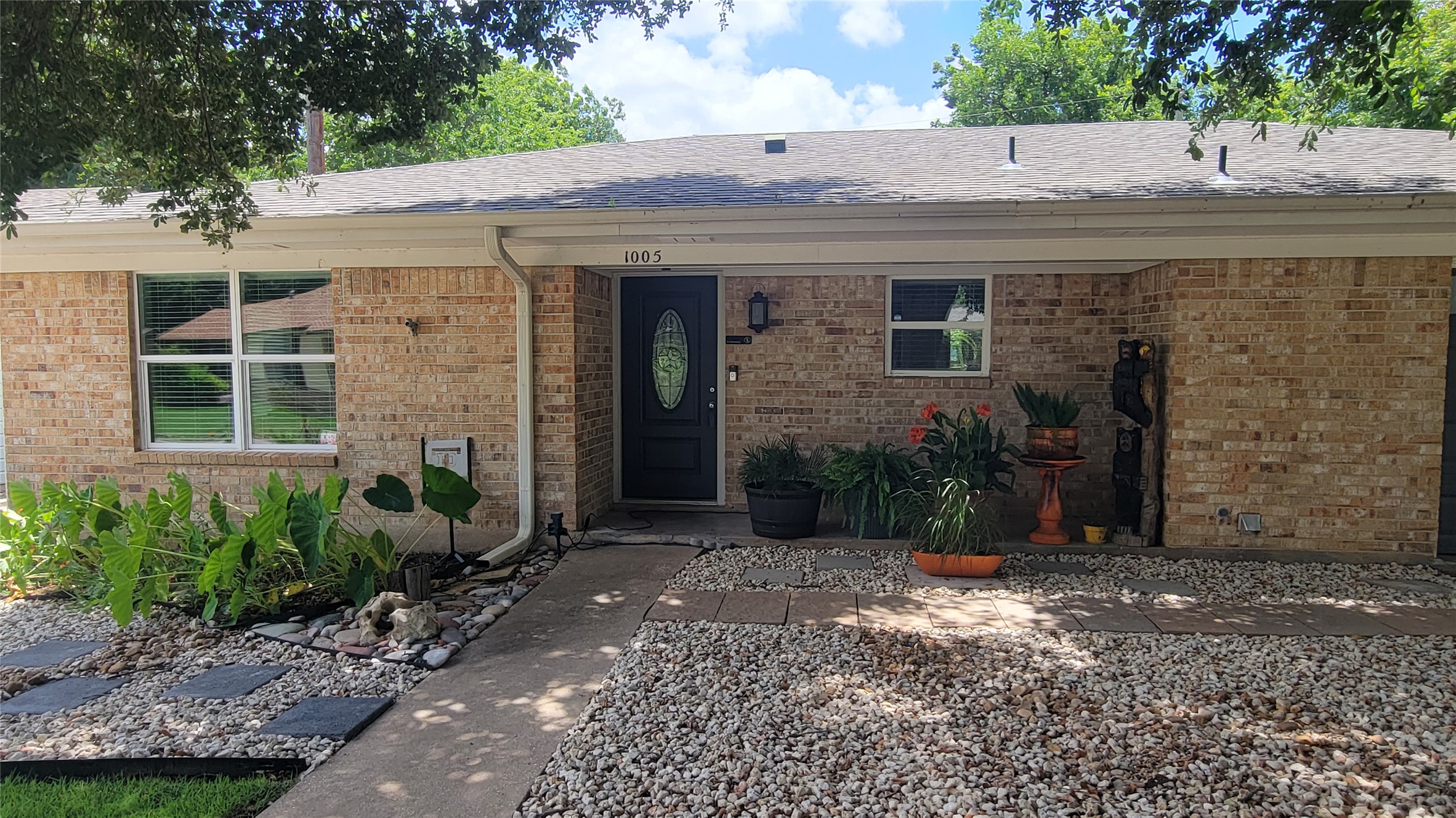 1005 George Street Taylor, TX 76574 - Photo 2 of 28