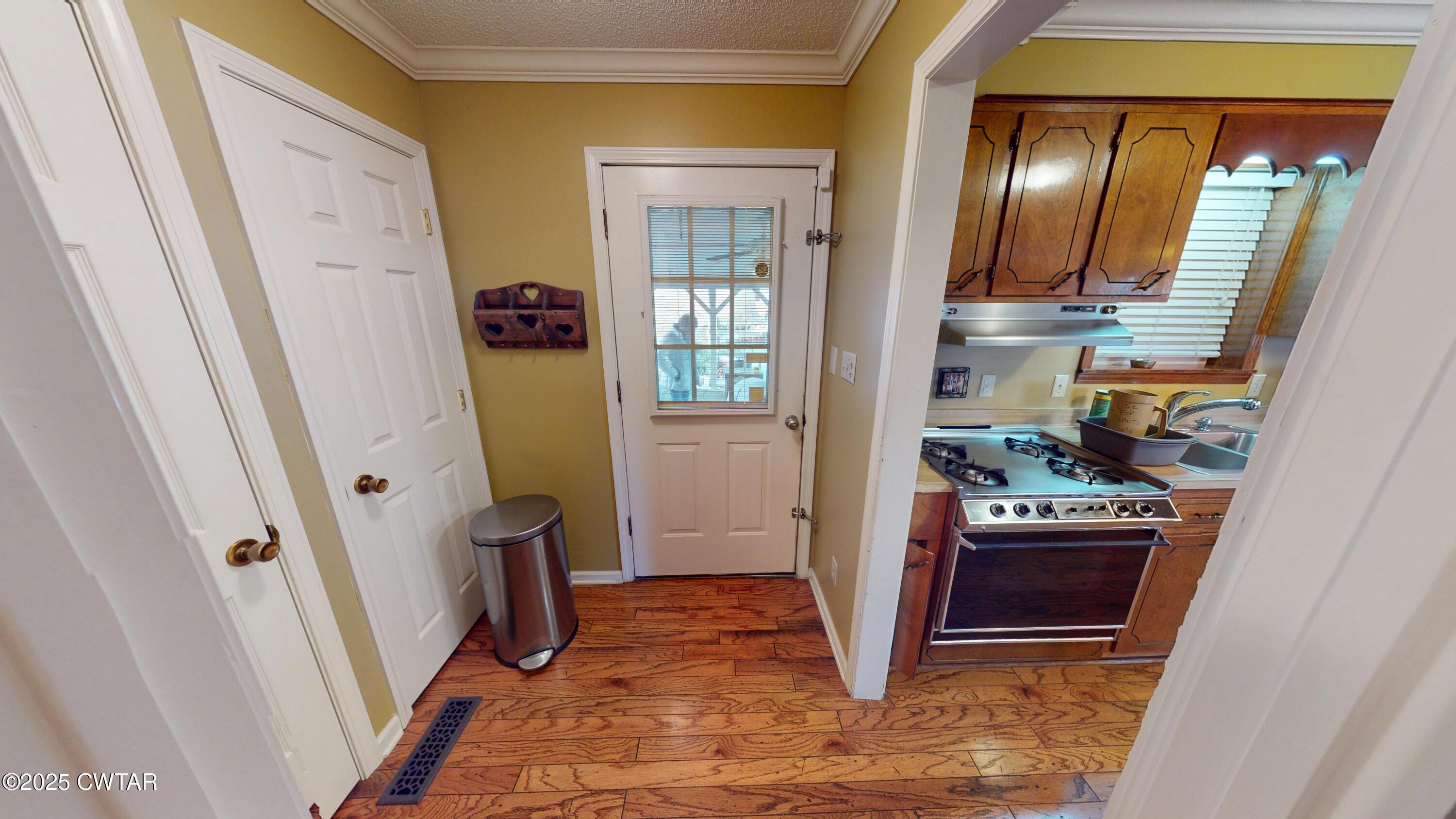 4960 Upper Finley Road Dyersburg, TN 38024 - Photo 12 of 39 a view of a kitchen from the hallway
