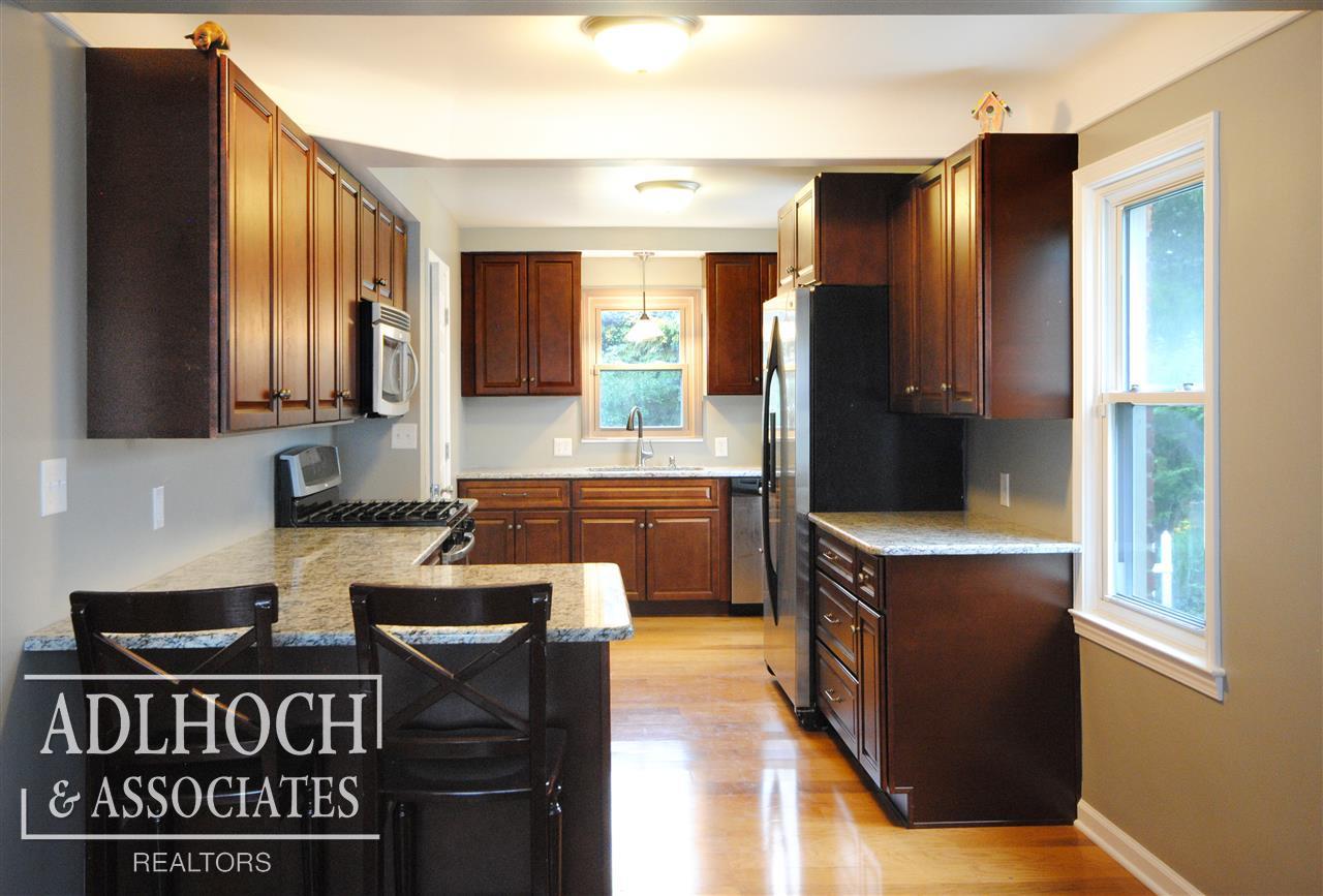 354 Kerby Road Grosse Pointe, MI 48236 - Photo 7 of 19 Spacious kitchen
