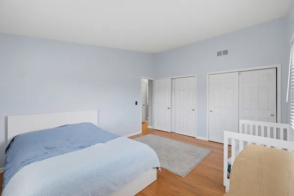 $359,900 | 1525 North Arlington Heights Road, Unit D, Arlington Heights, IL 60004