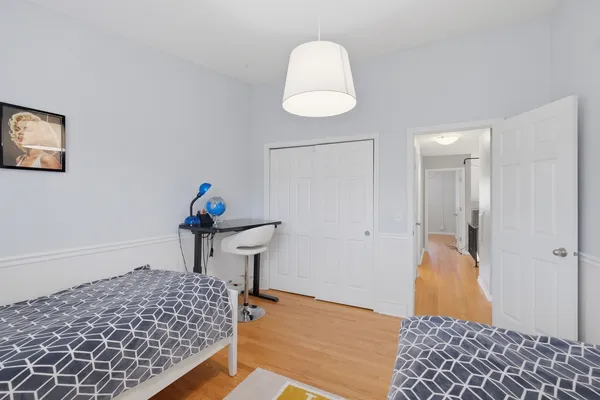 $359,900 | 1525 North Arlington Heights Road, Unit D, Arlington Heights, IL 60004
