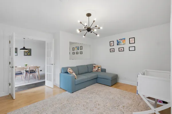 $359,900 | 1525 North Arlington Heights Road, Unit D, Arlington Heights, IL 60004