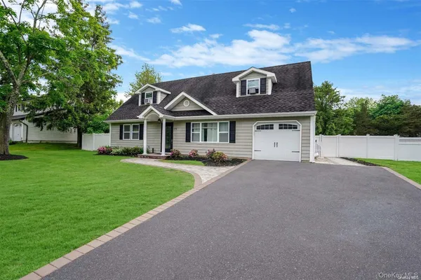 $4,900 | 278 Pipe Stave Hollow Road, Mount Sinai, NY 11766