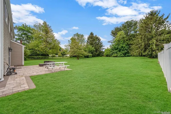 $4,900 | 278 Pipe Stave Hollow Road, Mount Sinai, NY 11766