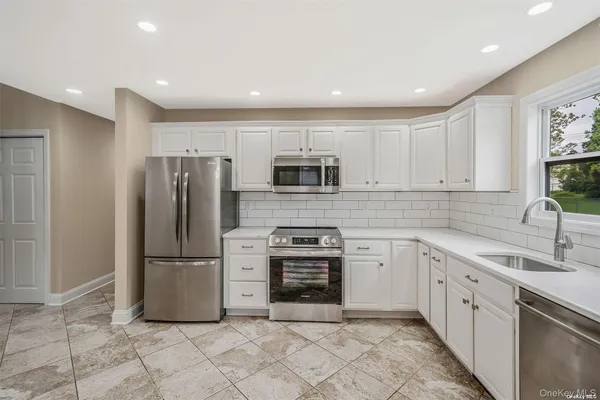 $4,900 | 278 Pipe Stave Hollow Road, Mount Sinai, NY 11766