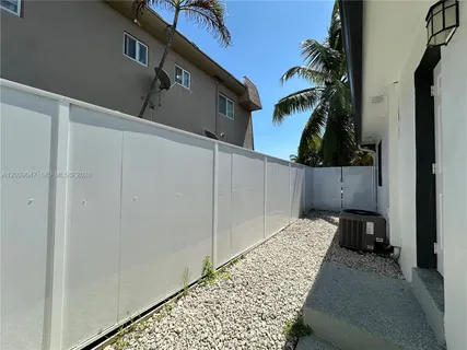 $2,095 | 1737 Liberty Street, Unit 10, Hollywood, FL 33020
