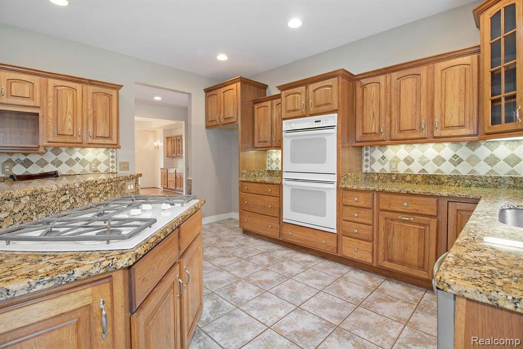 4400 Cedar Lake Road Howell, MI 48843 - Photo 11 of 49