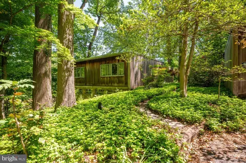 $950,000 | 401 Willington Drive, Silver Spring, MD 20904