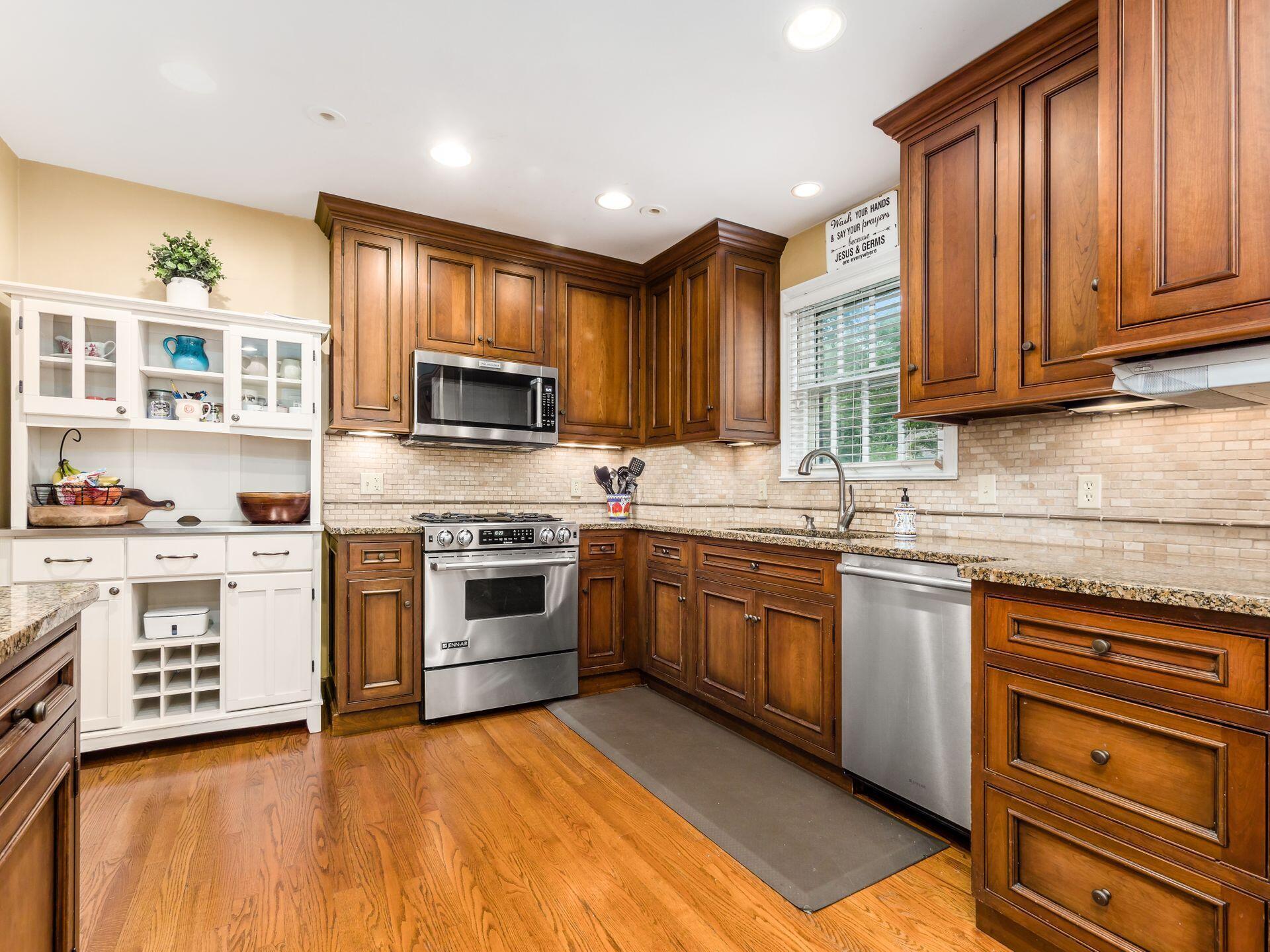192 Nottingham Road Columbus, OH 43214 - Photo 3 of 39 Gallery Image 3