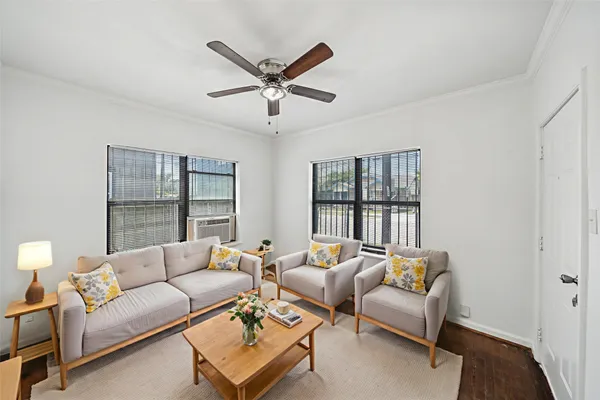 $1,195 | 406 Quitman Street, Unit 2, Houston, TX 77009