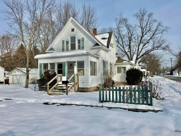 $155,000 | 901 North Walnut Street, North Manchester, IN 46962