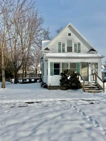 $155,000 | 901 North Walnut Street, North Manchester, IN 46962