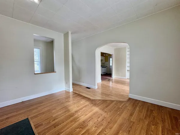 $155,000 | 901 North Walnut Street, North Manchester, IN 46962