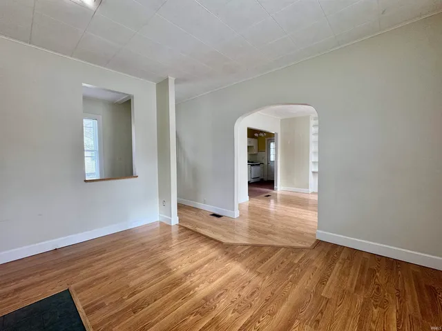 $155,000 | 901 North Walnut Street, North Manchester, IN 46962