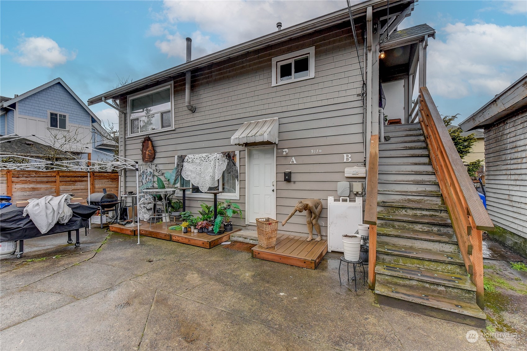 911 24th Avenue Seattle, WA 98122 - Photo 15 of 20 a view of backyard with outdoor seating and stairs