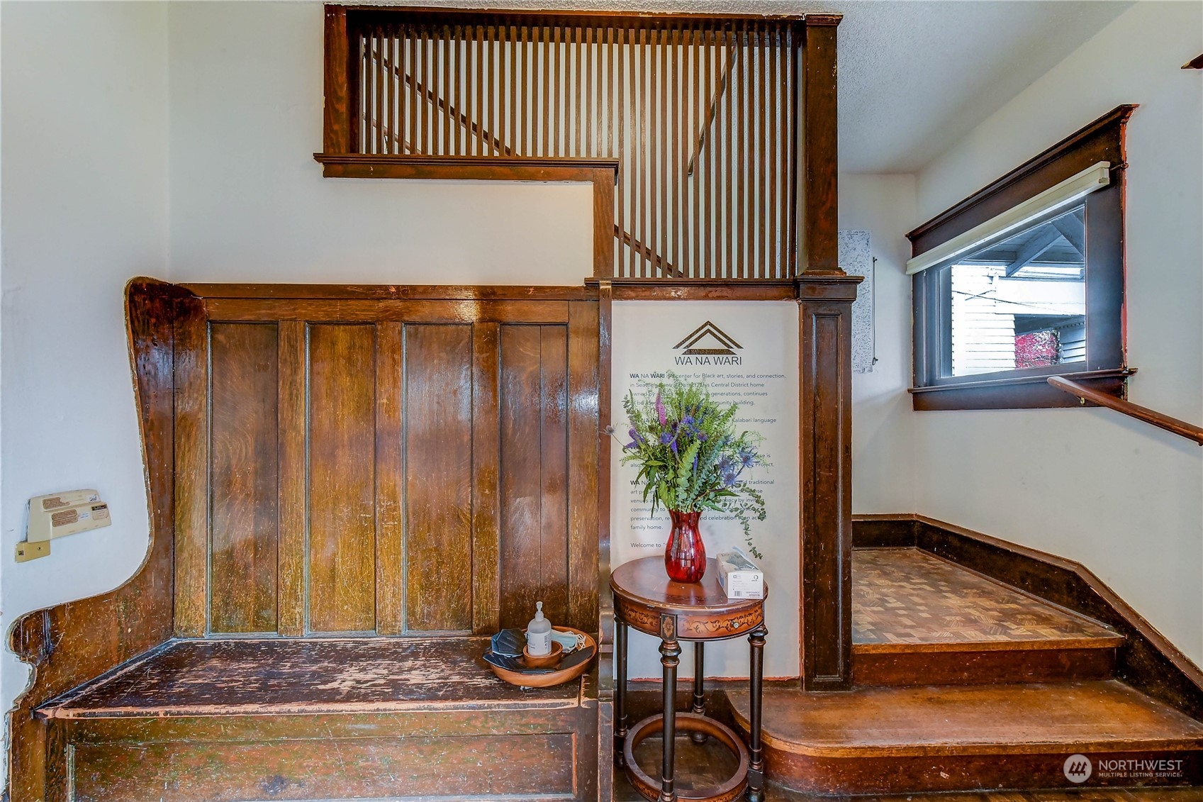 911 24th Avenue Seattle, WA 98122 - Photo 3 of 20 a view of entryway