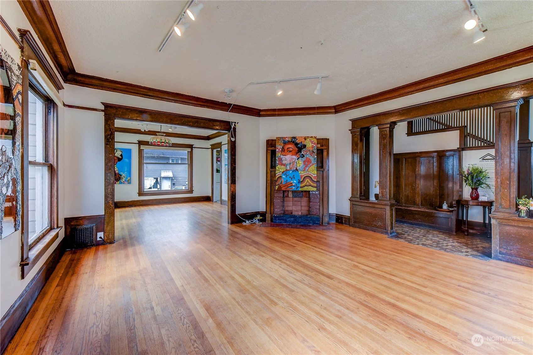 911 24th Avenue Seattle, WA 98122 - Photo 4 of 20
