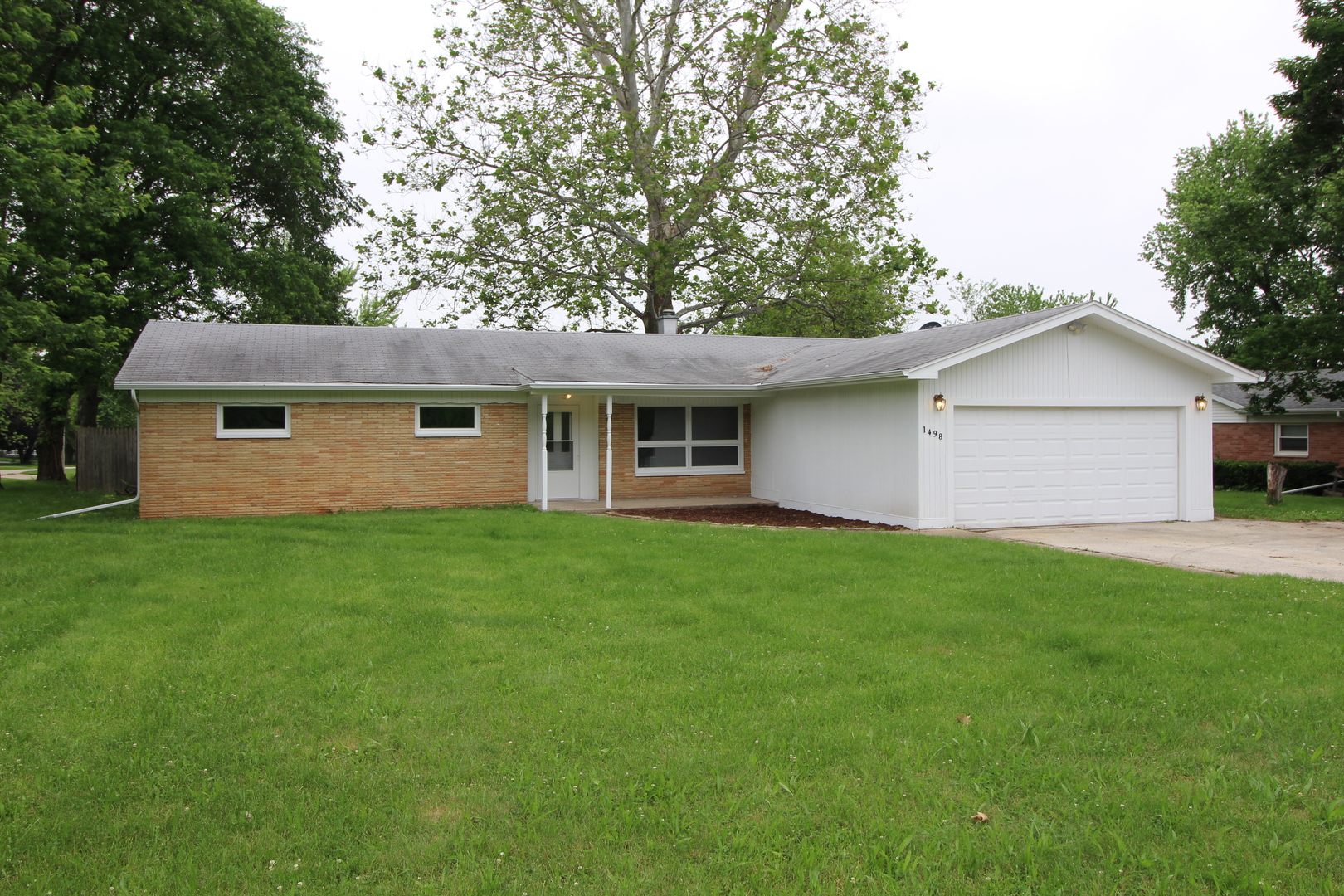 1498 Widows Road Wilmington, IL 60481 - Photo 1 of 13