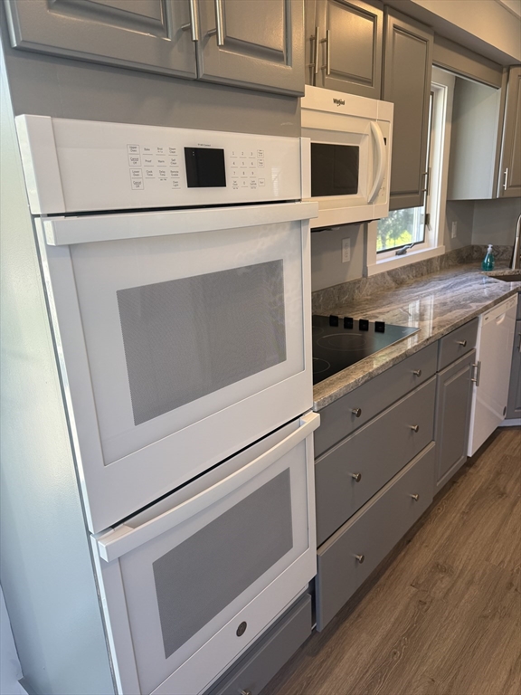 148 Russells Mills Road Dartmouth, MA 02748 - Photo 8 of 23