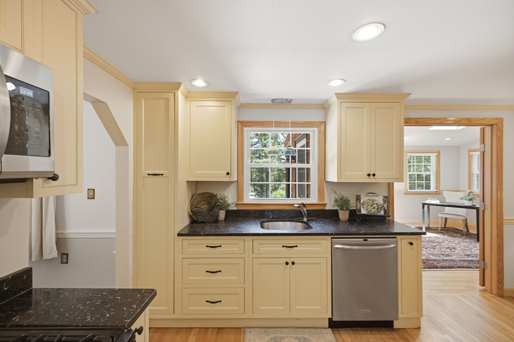 3 Drone Road Walpole, MA 02081 - Photo 9 of 37