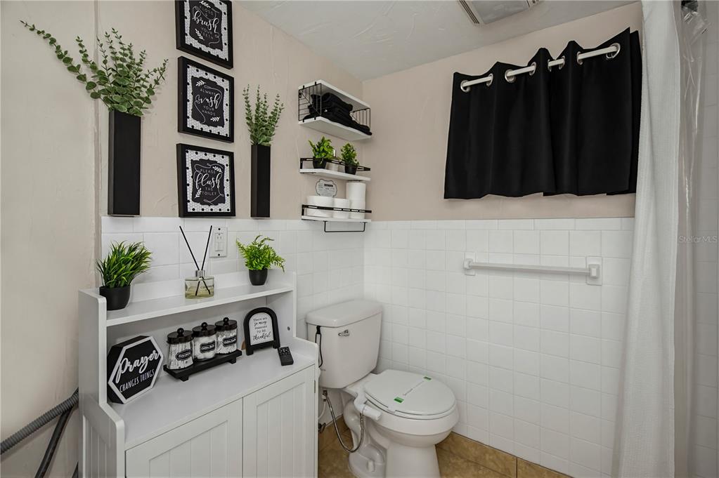 1050 Olympia Road Venice, FL 34293 - Photo 32 of 68 Gallery Image 32
