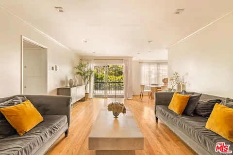$1,549,000 | 321 North Palm Drive, Unit 3, Beverly Hills, CA 90210