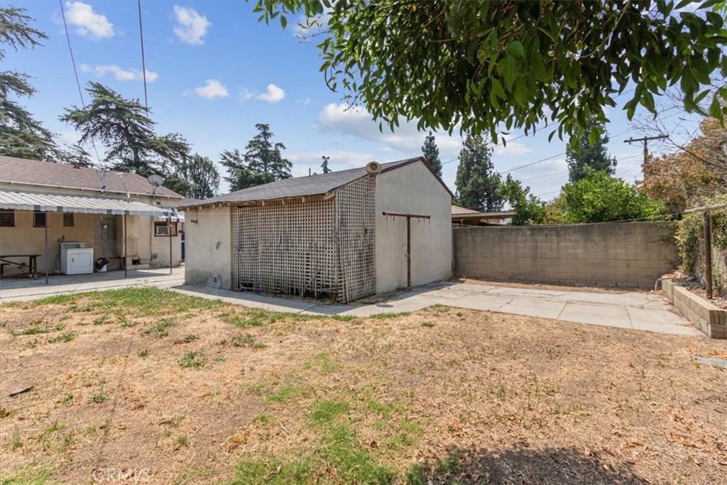 5929 Norwalk Boulevard Whittier, CA 90606 - Photo 29 of 33 a view of a backyard of the house