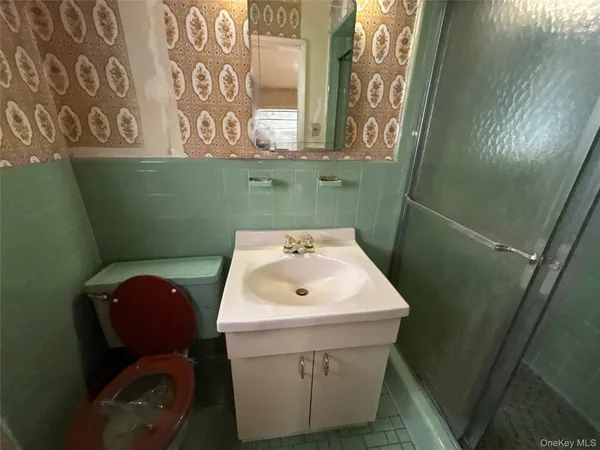 $569,900 | 197 Delaware Avenue, Freeport, NY 11520