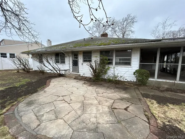 $569,900 | 197 Delaware Avenue, Freeport, NY 11520