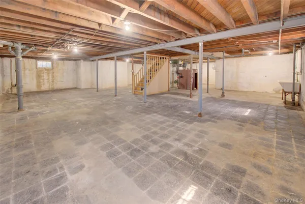 $569,900 | 197 Delaware Avenue, Freeport, NY 11520