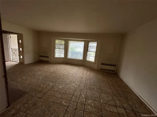 $569,900 | 197 Delaware Avenue, Freeport, NY 11520