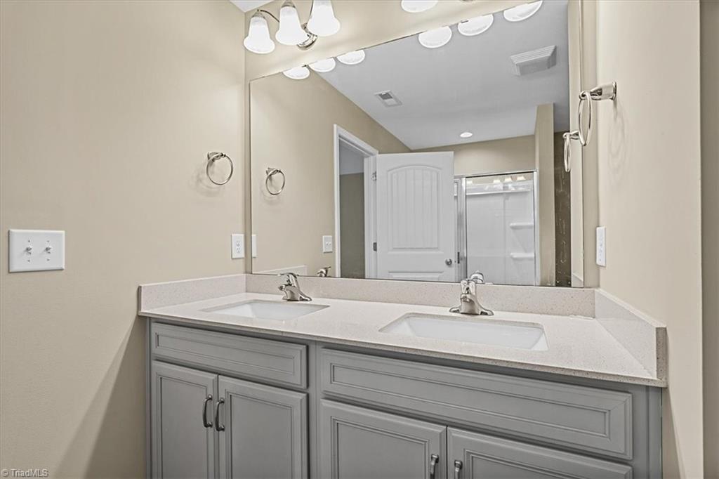 3837 Copperfield Court High Point, NC 27265 - Photo 23 of 42