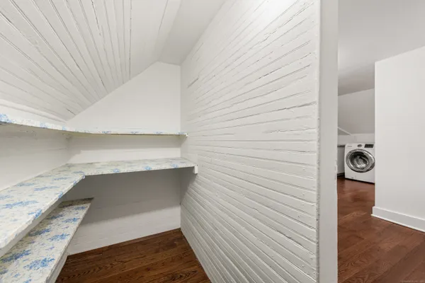 $2,600 | 318 Suburban Avenue, Fairfield, CT 06825