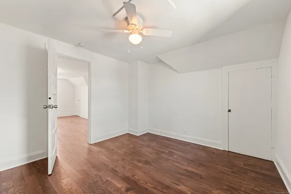 $2,600 | 318 Suburban Avenue, Fairfield, CT 06825