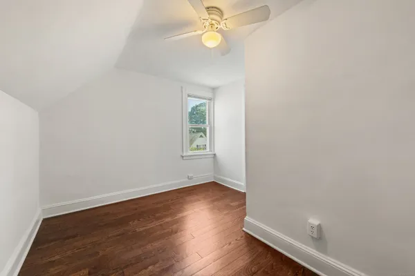 $2,600 | 318 Suburban Avenue, Fairfield, CT 06825