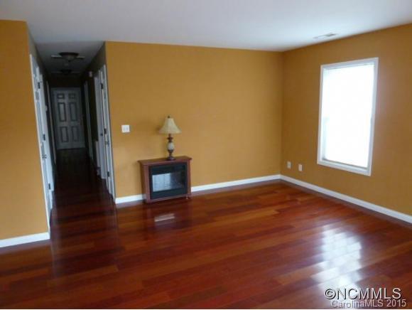 65 Pinewood Road Asheville, NC 28805 - Photo 5 of 11 Gallery Image 5