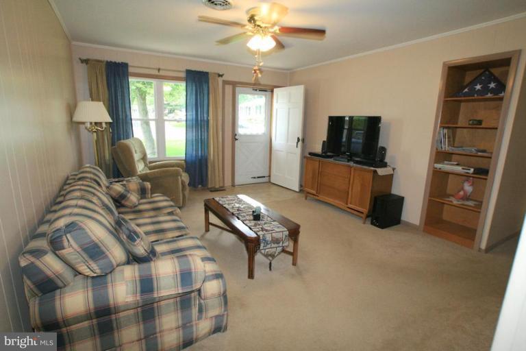 9403 Boulder Road Frederick, MD 21702 - Photo 1 of 8 Living Room