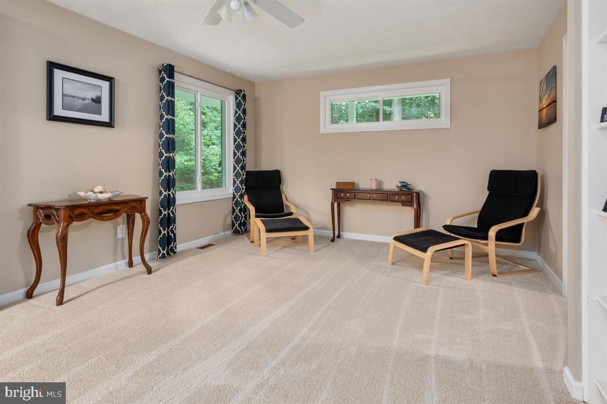 1451 Colony Road Pasadena, MD 21122 - Photo 25 of 48 Living Room