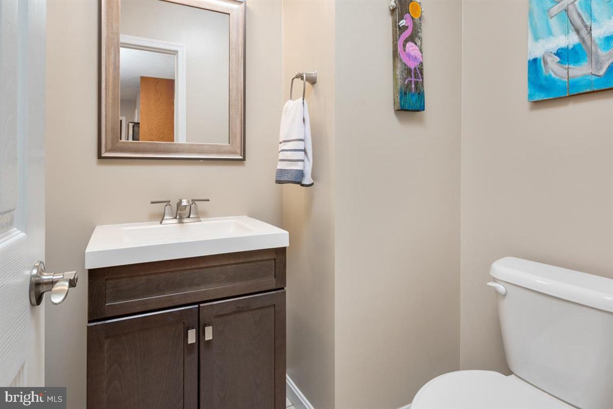 1451 Colony Road Pasadena, MD 21122 - Photo 31 of 48 Main Floor Powder Room