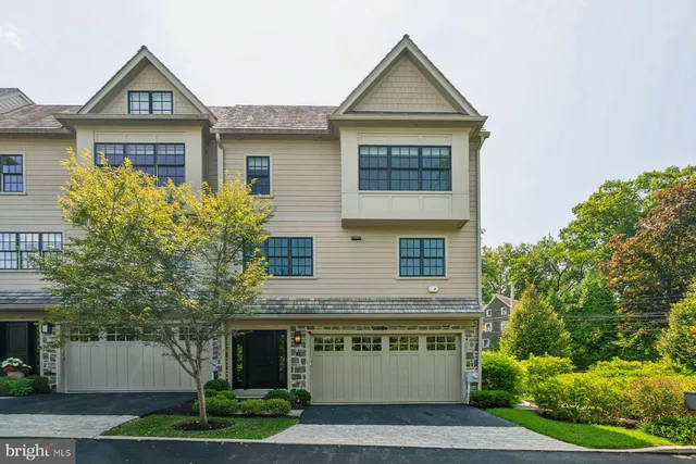 $1,145,000 | 13 Overlea Way, Glenside, PA 19038