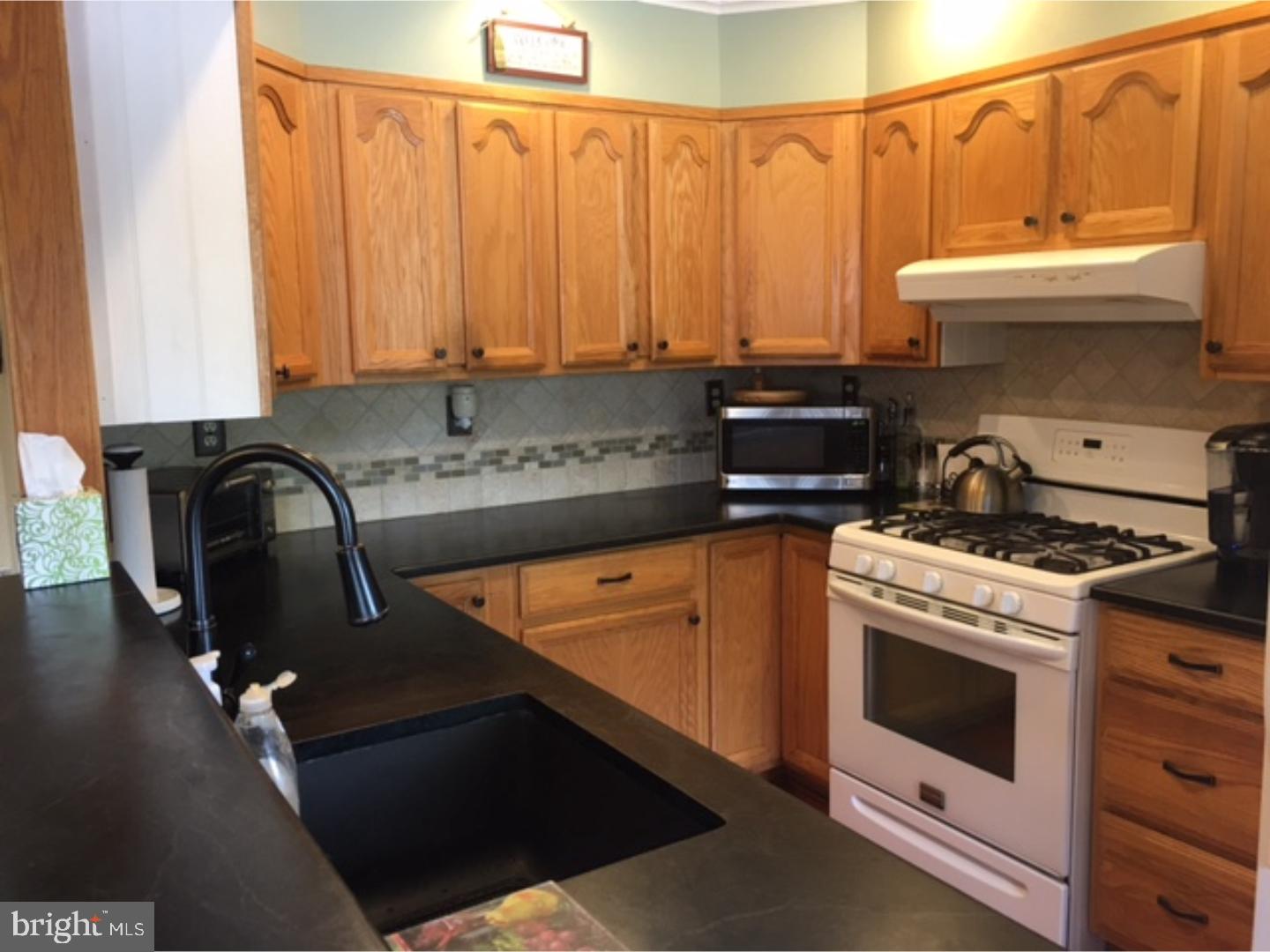 3532 Vinton Road Philadelphia, PA 19154 - Photo 7 of 17 Kitchen