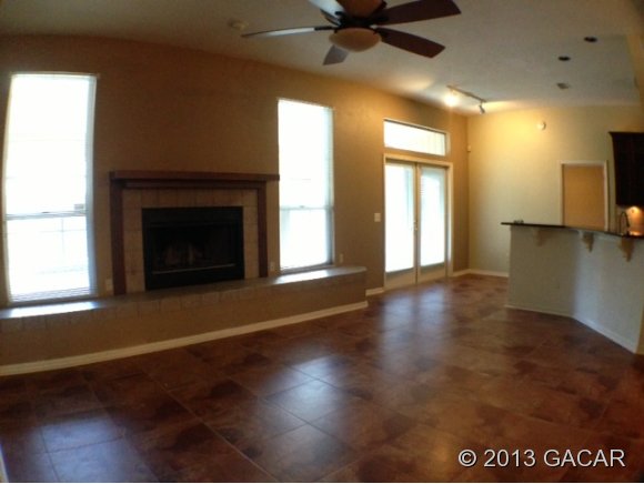 1039 Southwest 82 Terrace Gainesville, FL 32607 - Photo 4 of 11 Gallery Image 4