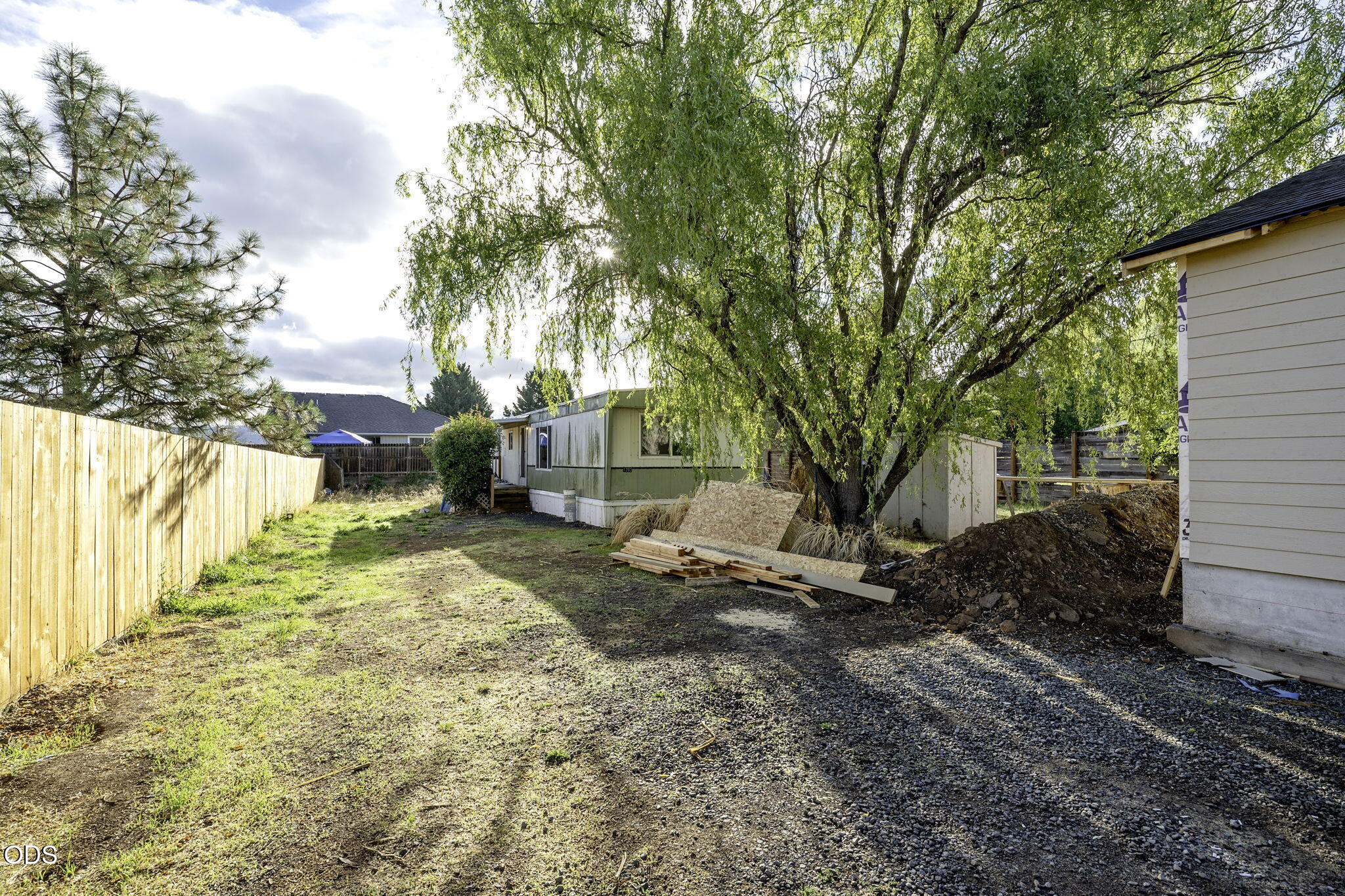 1295 Thomas Road Medford, OR 97501 - Photo 5 of 9 Gallery Image 5