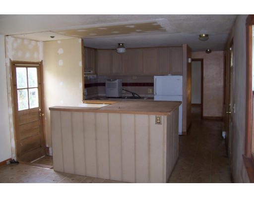 15 Ellen Street Springfield, MA 01104 - Photo 5 of 6