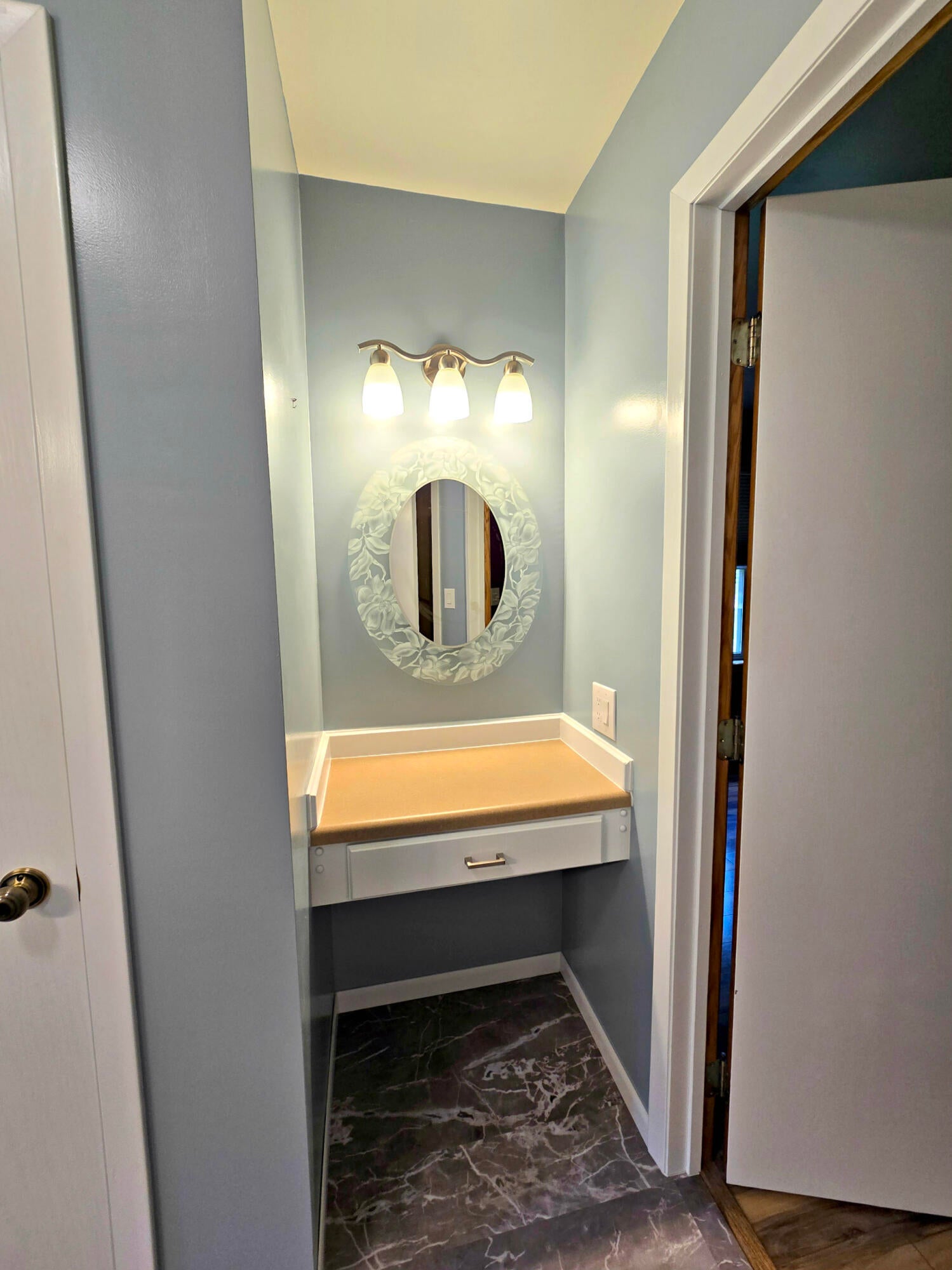 N705 Woods Road St. Ignace, MI 49781 - Photo 21 of 75 Ensuite Makeup area